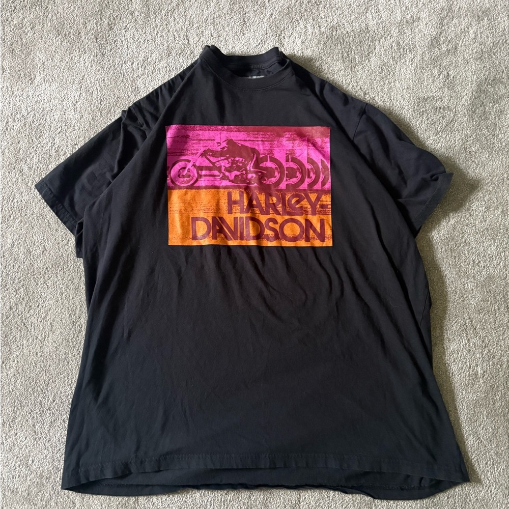 Harley-Davidson Black Tee with Vibrant Graphic